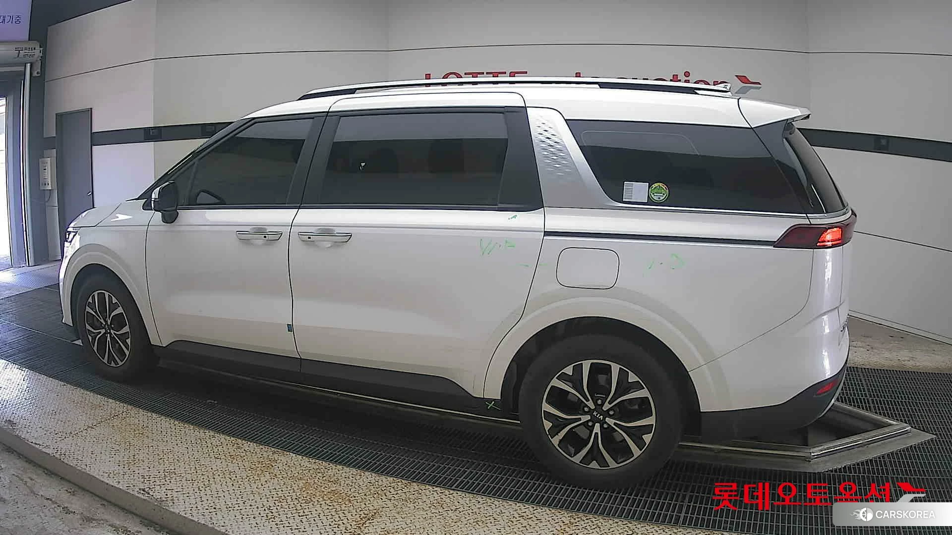 Kia Carnival 2021 Snow White Pearl (optional) из Кореи, фото 2