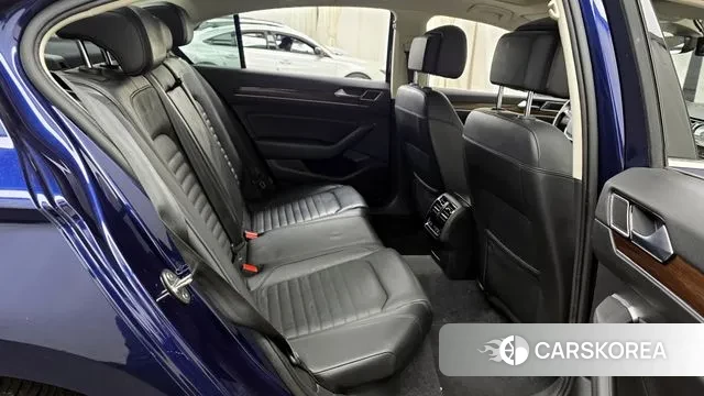 Volkswagen Passat GT (B8) 2018 Синий из Кореи, фото 2