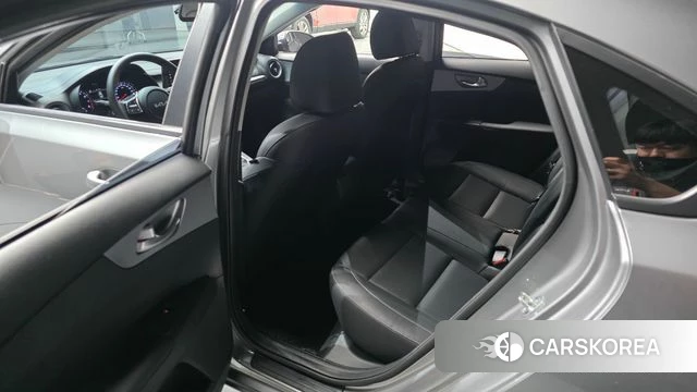 Kia The New K3 2nd generation 2022 Серебристо-серый из Кореи, фото 2