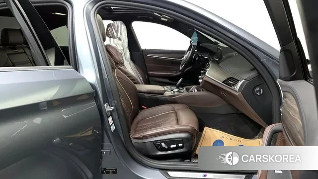 BMW 5 Series (G30) 2020 Серый из Кореи, фото 2