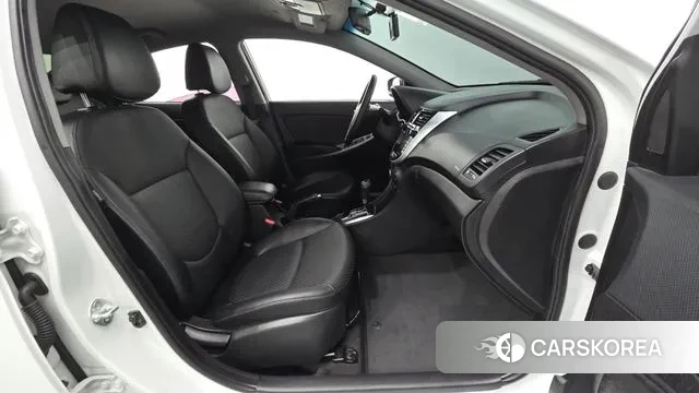 Hyundai Accent (New type) 2018 Белый из Кореи, фото 2