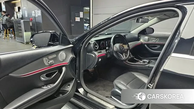 Mercedes-Benz E-Class W213 2019 Черный из Кореи, фото 2