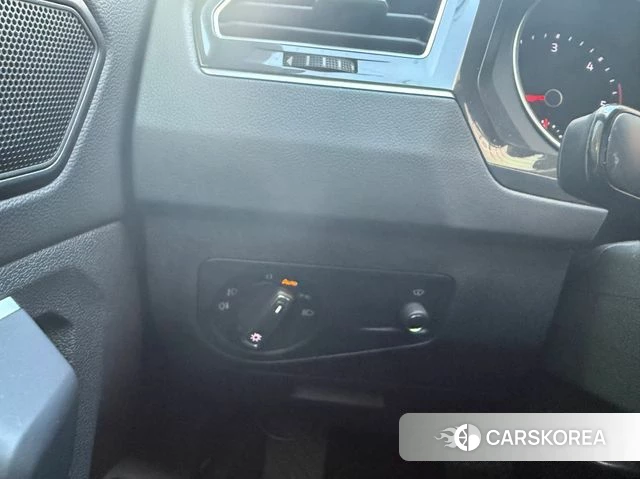 Volkswagen Tiguan second Generation 2020 Серый из Кореи, фото 2