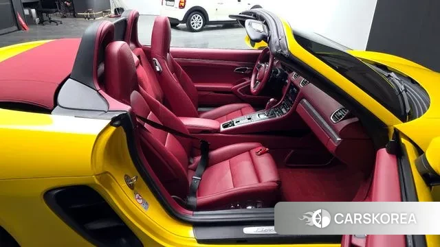 Porsche 718 Boxster 2022 Желтый из Кореи, фото 2