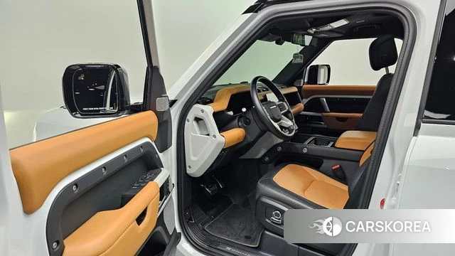 Land Rover Defender (L663) 2024 Белый из Кореи, фото 2