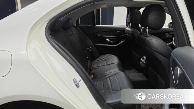 Mercedes-Benz C-Class W205 2019 Белый из Кореи, фото 2
