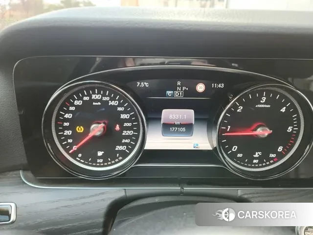 Mercedes-Benz E-Class W213 2018 Синий из Кореи, фото 2