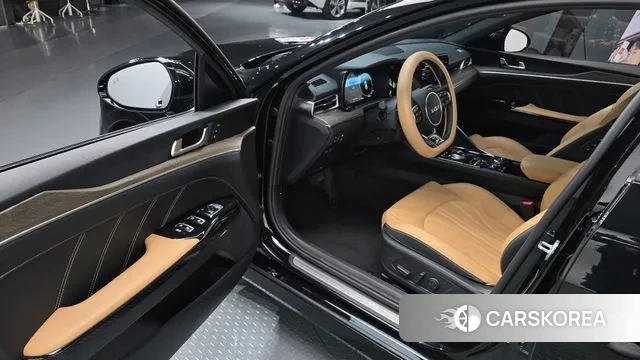 Kia K5 3rd generation 2023 Черный из Кореи, фото 2