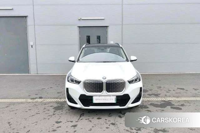 BMW iX1 2025 Белый из Китая, фото 2