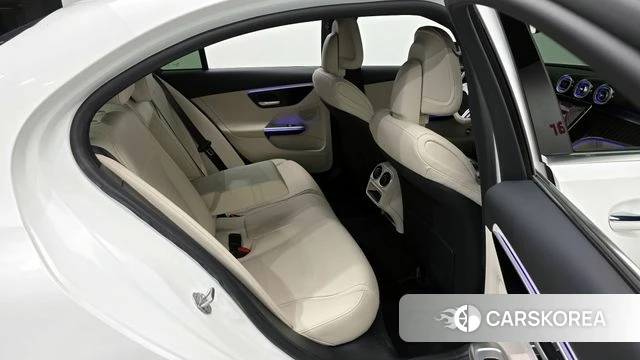Mercedes-Benz C-Class W206 2023 Белый из Кореи, фото 2