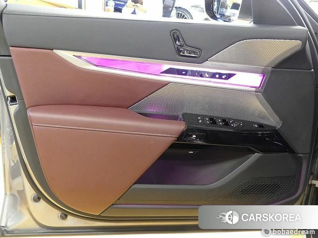 BMW 7 Series (G70) 2025 Серебристо-серый из Кореи, фото 2