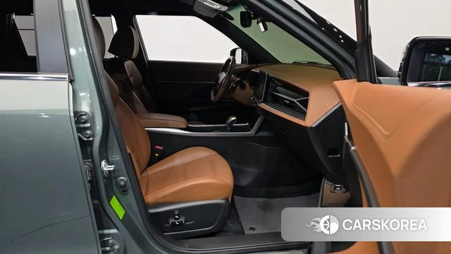 Ssangyong Torres 2023 Темно-зеленый из Кореи, фото 2