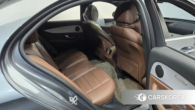 Mercedes-Benz E-Class W213 2020 Серебристо-серый из Кореи, фото 2