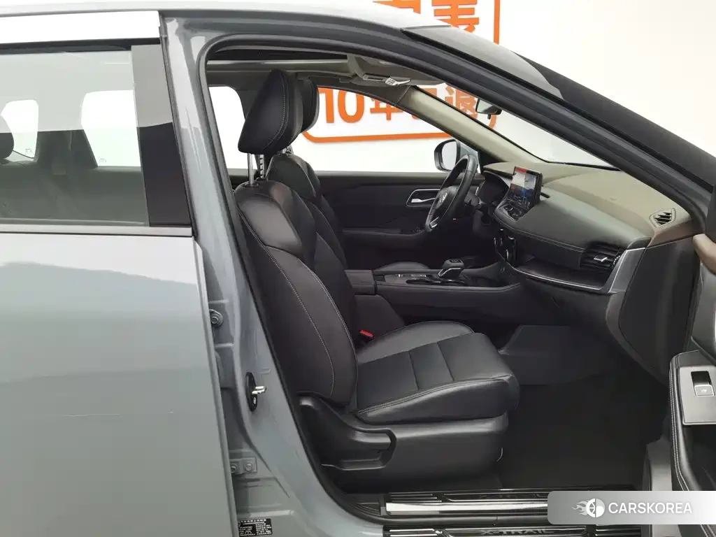 Nissan Qijun 2022 Silver/gray из Китая, фото 2