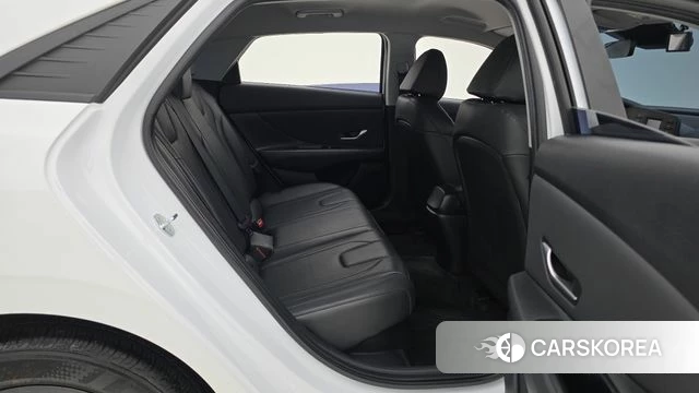 Hyundai Avante Hybrid (CN7) 2023 Белый из Кореи, фото 2