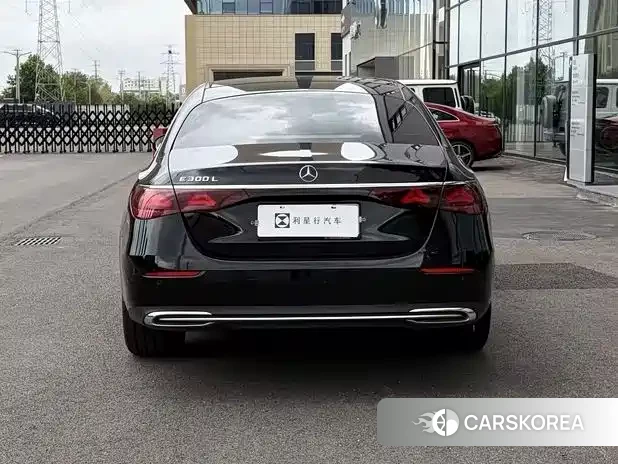Mercedes-Benz E-Class 2024 Черный из Китая, фото 2
