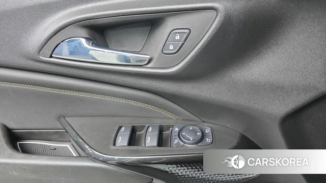 Chevrolet (GM Daewoo) Trax Crossover 2023 Белый из Кореи, фото 2
