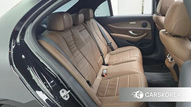 Mercedes-Benz E-Class W213 2021 Черный из Кореи, фото 2
