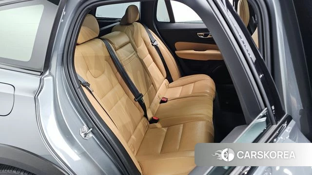 Volvo V60 Cross-Country 2nd Generation 2019 Серый из Кореи, фото 2