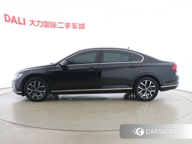 Volkswagen Magotan 2022 Черный из Китая, фото 2