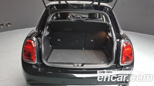 Mini Cooper 2018 Черный из Кореи, фото 2