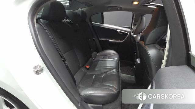 Volvo S60 2018 Белый из Кореи, фото 2