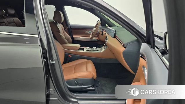 Genesis GV70 2024 Серый из Кореи, фото 2