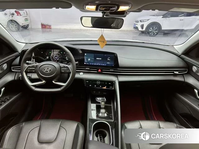 Hyundai Elantra 2022 Белый из Китая, фото 2