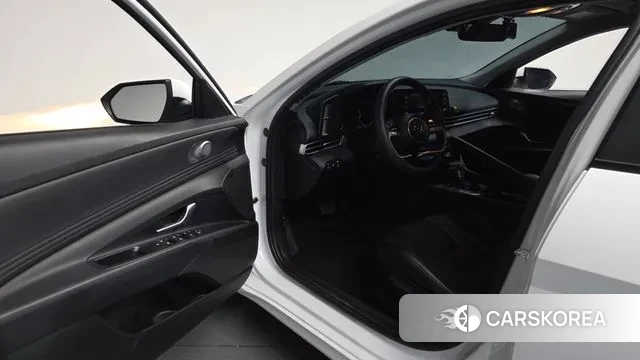 Hyundai Avante Hybrid (CN7) 2022 Белый из Кореи, фото 2