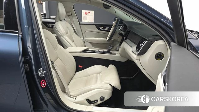 Volvo V60 Cross-Country 2nd Generation 2020 Синий из Кореи, фото 2