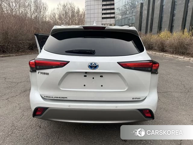 Toyota Highlander 2022 Белый из Китая, фото 2