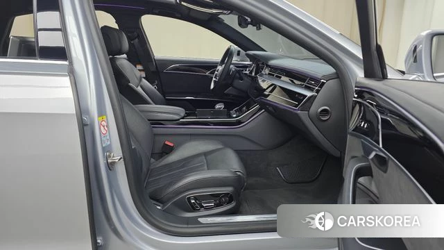 Audi A8 (D5) 2021 Серебристо-серый из Кореи, фото 2