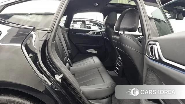 BMW i4 2025 Черный из Кореи, фото 2