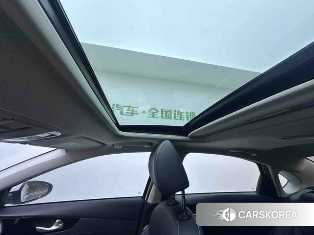 Kia K3 2022 Белый из Китая, фото 2