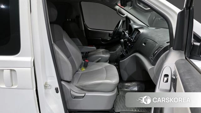 Hyundai The New Grand Starex 2019 Белый из Кореи, фото 2