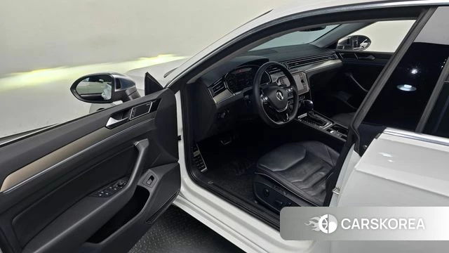 Volkswagen Arteon 2019 Белый из Кореи, фото 2