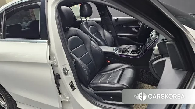 Mercedes-Benz C-Class W205 2019 Белый из Кореи, фото 2