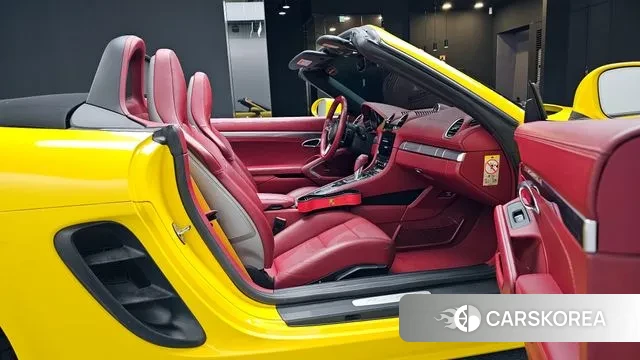 Porsche 718 Boxster 2018 Желтый из Кореи, фото 2