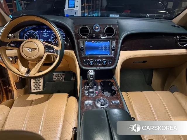 Bentley Bentayga 2018 Белый из Кореи, фото 2
