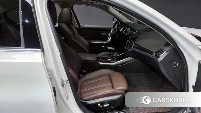 BMW 3 Series (G20) 2022 Белый из Кореи, фото 2