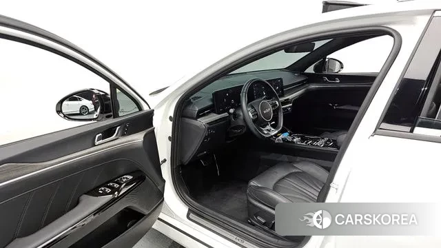 Kia The New K5 3rd generation 2023 Белый из Кореи, фото 2