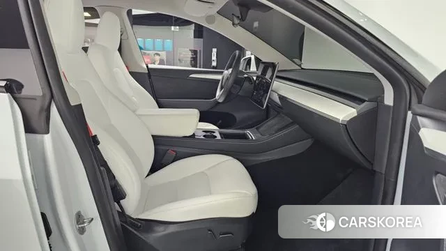 Tesla Model Y 2024 Белый из Кореи, фото 2