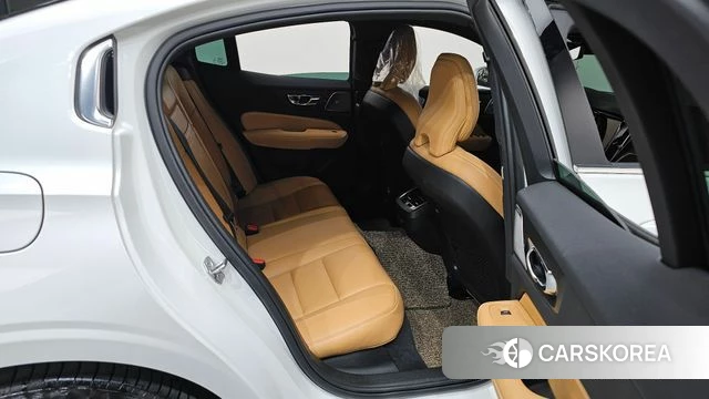 Volvo S60 3rd generation 2021 Белый из Кореи, фото 2