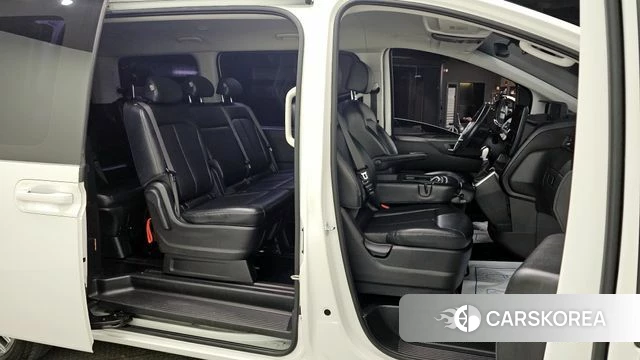 Hyundai Staria 2022 Белый из Кореи, фото 2