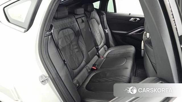 BMW X6 (G06) 2023 Белый из Кореи, фото 2