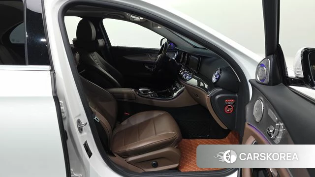 Mercedes-Benz E-Class W213 2018 Белый из Кореи, фото 2