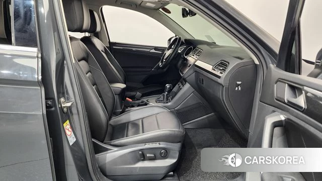 Volkswagen Tiguan second Generation 2018 Серый из Кореи, фото 2