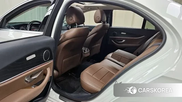 Mercedes-Benz E-Class W213 2020 Белый из Кореи, фото 2