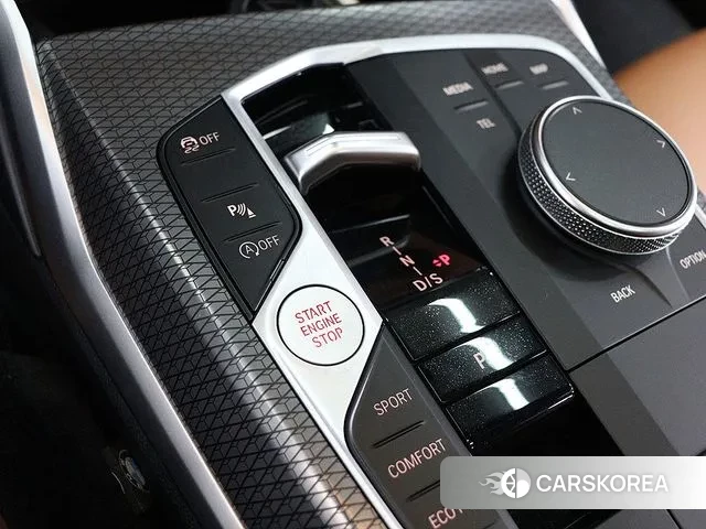 BMW 3 Series (G20) 2023 Белый из Кореи, фото 2