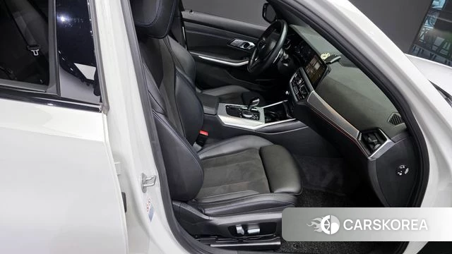 BMW 3 Series (G20) 2022 Белый из Кореи, фото 2